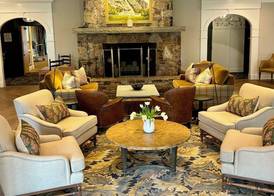 White Mountain Hotel and Resort 2