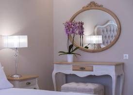 VK Luxury Suites With Private Parking 4