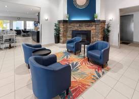 Super 8 by Wyndham Quebec City 3