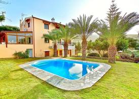 Villa Karteros with private pool 2