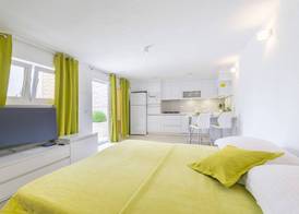 Apartments Nikolina 4