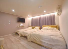 Hithere guesthouse 4
