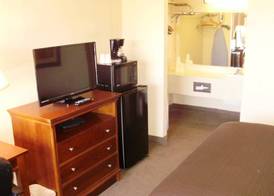 Trade Winds Central Inn 5