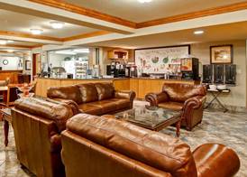 Ramada by Wyndham Ponoka 3