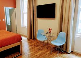 Urban Oasis Aparthotel 4