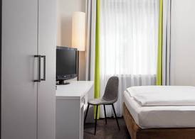 Wyndham Garden Düsseldorf City Centre Königsallee 4