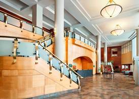Sheraton Suites Calgary Eau Claire 2