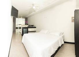 El Faro Containers Beach Hotel 4