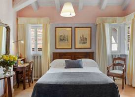 Hotel Pironi 5