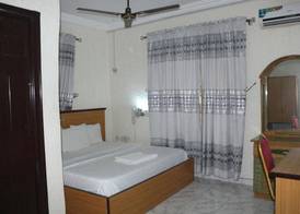 Grand Decent Hotel and Suites 5
