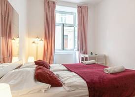 Central 3BR shared Apt. Near Rennweg 2