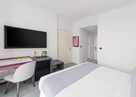 Nest Hotel, Aljada 5