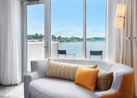 Courtyard by Marriott Erie Bayfront 5
