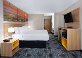 Days Inn by Wyndham Wooster 5