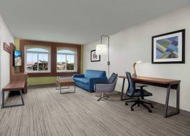 Holiday Inn Express & Suites MARINA - STATE BEACH AREA by IHG 4