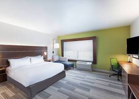 Holiday Inn Express & Suites CHANUTE by IHG 4