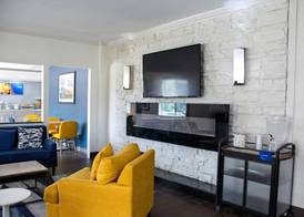 Comfort Inn & Suites Coralville - Iowa City near Iowa River Landing 4