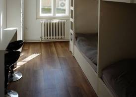 Lovecroatia Zagreb-'Paxnest' HOSTEL, No party! Cozy and quiet! Separated Men and women's Dormitory and Shower room! Indoor shoes provided! Lower beds with curtains for privacy! Maximum 4-5 beds per ro 2