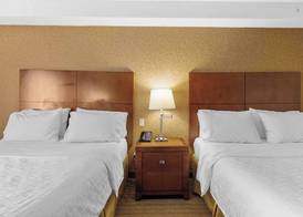 Sandman Hotel & Suites London Downtown 4