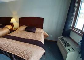 Mary's Motel 5