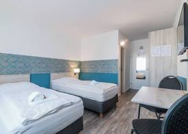 Hotel Café Galerie I Hannover-Garbsen I Free Parking 4
