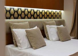 Hotel Queen 5