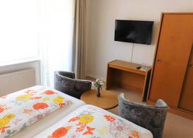 Hotel Pension am Kurmittelhaus 5