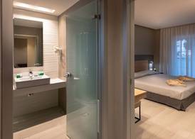 Sunday Hotel 4