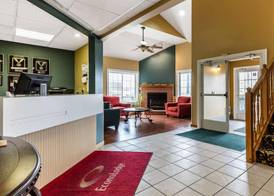 Econo Lodge Inn & Suites Dickson 4
