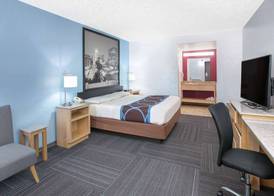 Super 8 by Wyndham City of Moore 5