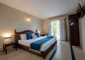 Le Grand Bleu Hotel 3