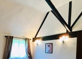 Oldlands Farmhouse Gatwick 4