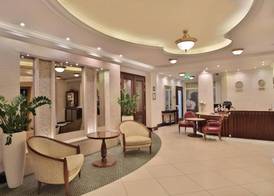 Retro Riverside Wellness Resort 5