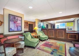 Days Inn by Wyndham Asheville Downtown North 4