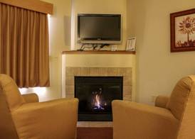 AmeriVu Inn and Suites - Waconia 4