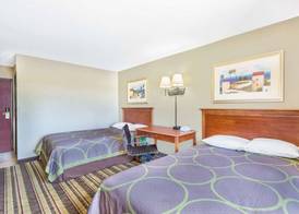 Super 8 by Wyndham Tilton/Lake Winnipesaukee 5