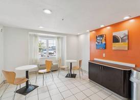 Motel 6-Huron, OH - Sandusky 3
