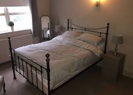 Large 2-bed House Derbyshire off Chatsworth rd 2