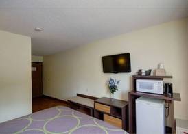 Super 8 by Wyndham Zanesville 4