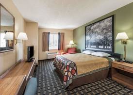 Super 8 by Wyndham Greenville 3