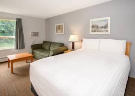 Coast Hinton Hotel 4