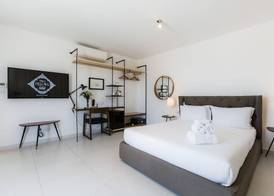 Two Pillows Boutique Hostel 5
