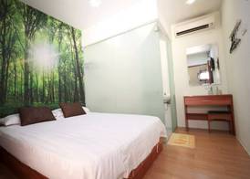 Rain Forest Hotel 4