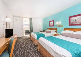 Howard Johnson by Wyndham Commerce GA 3