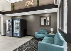 Red Lion Inn & Suites Kansas City 5