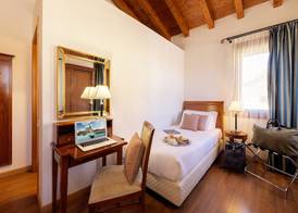 Hotel Venice Resort Airport 5