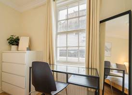 2 Bed Grassmarket Apartment 3