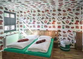 BRATWURSThotel 2