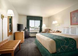 Travelodge by Wyndham Cheyenne 3