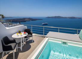 Aura Suites 3